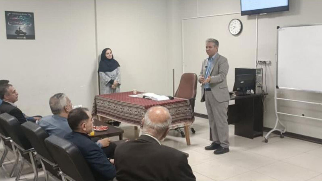 محفل مولوی&zwnj;شناسی فرهنگسرای خانواده