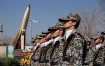دیدار فرمانده انتظامی شاهین شهر با فرمانده دانشکده پدافند هوایی ارتش به مناسبت روز ارتش