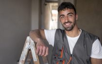 کارگران در سال ۱۴۰۳ چند دلار حقوق می&zwnj;گیرند؟